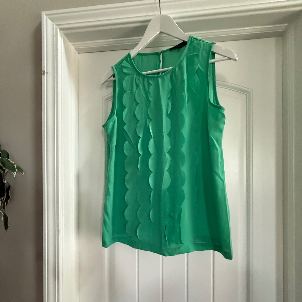 Banana Republic Green Scallop Trim Sleeveless Blouse Size M